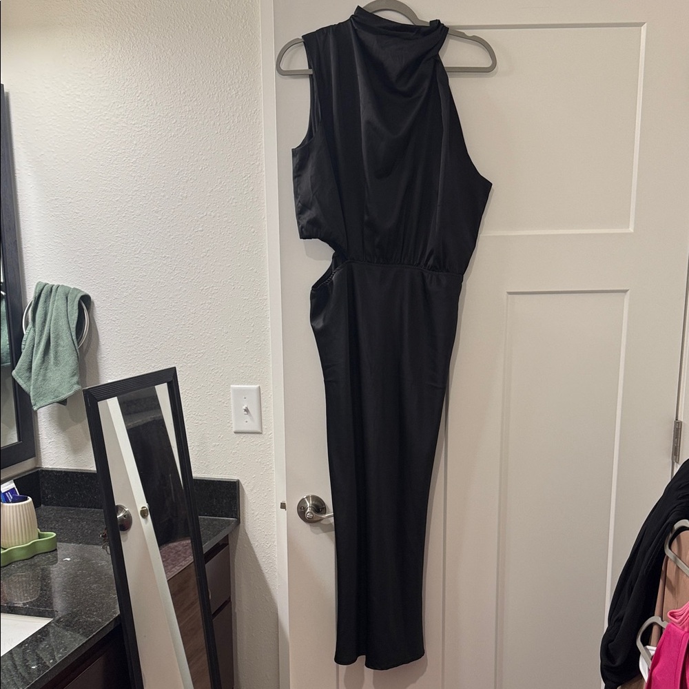 Amazon Black Sleeveless Midi Dress with High Neck